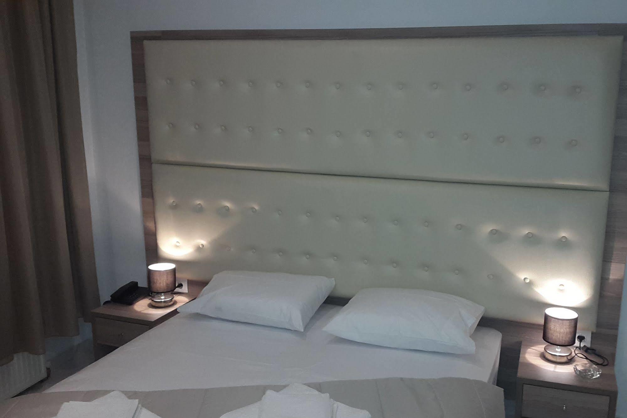 סלוניקי Hotel Rex מראה חיצוני תמונה